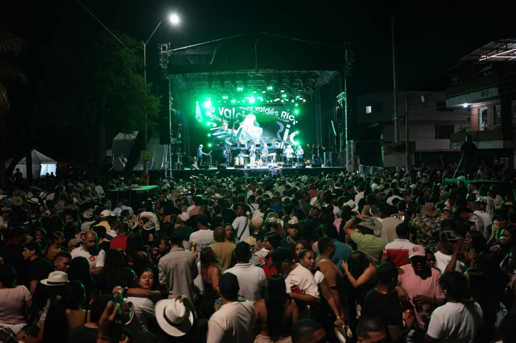 Más de 10.000 personas celebraron la apertura de la Calle de la Feria en el barrio Obrero Más de 10.000 personas celebraron la apertura de la Calle de la Feria en el barrio Obrero