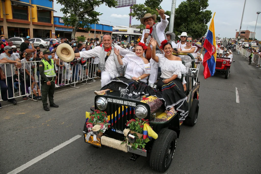 🚗 Desfile de Autos Clásicos y Antiguos en Cali 2025: tradición, cultura y pasión automotriz 1 Desfile de Autos Clásicos y Antiguos en Cali 2025