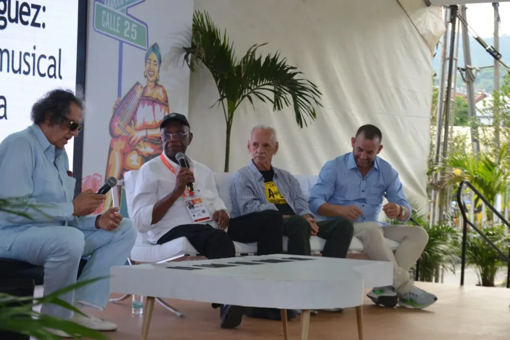 Encuentro de Melómanos y Coleccionistas durante el Día de la Música Cubana en la Feria de Cali